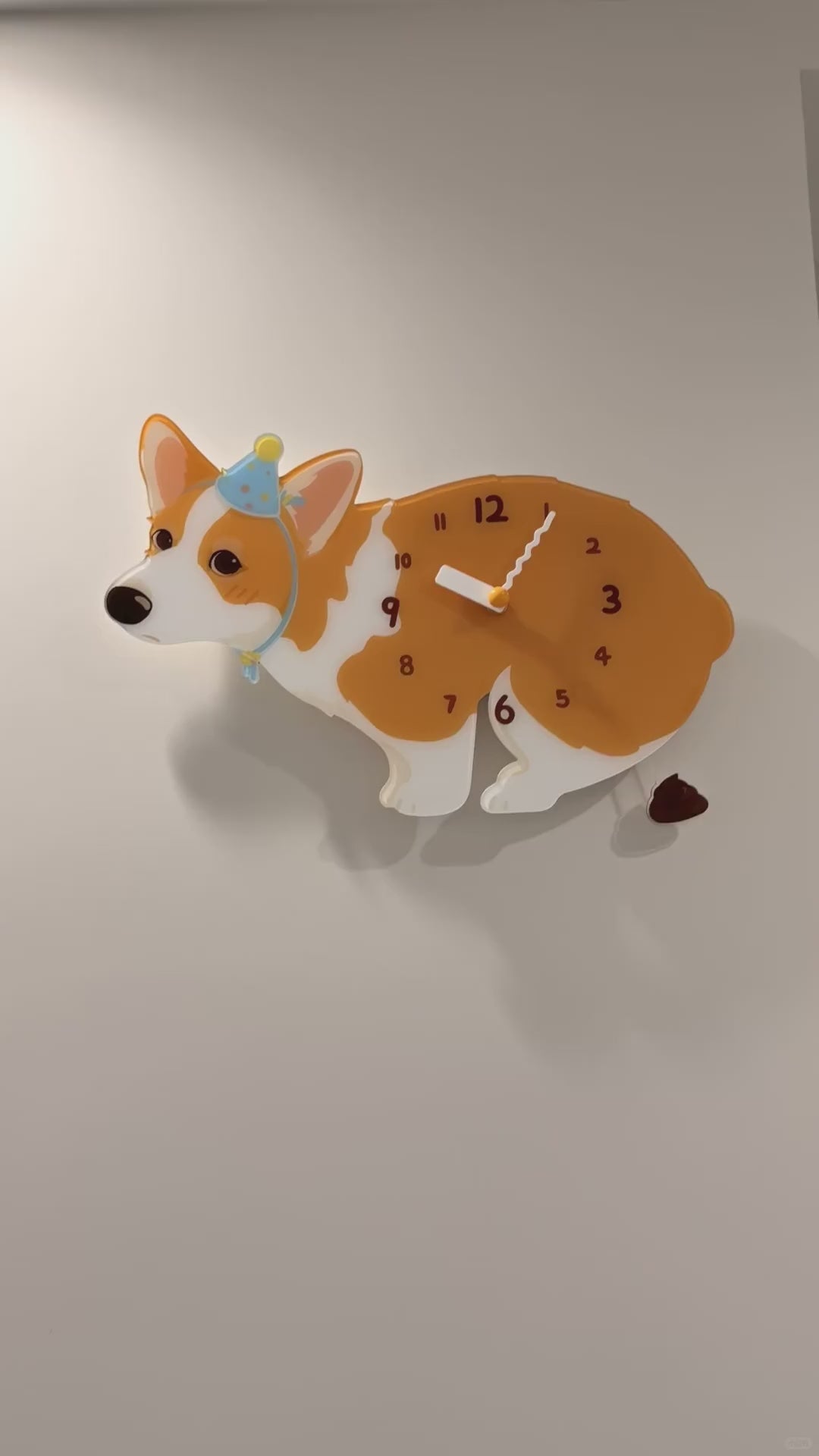 Bicolor Corgi wall clock real product motion demonstration